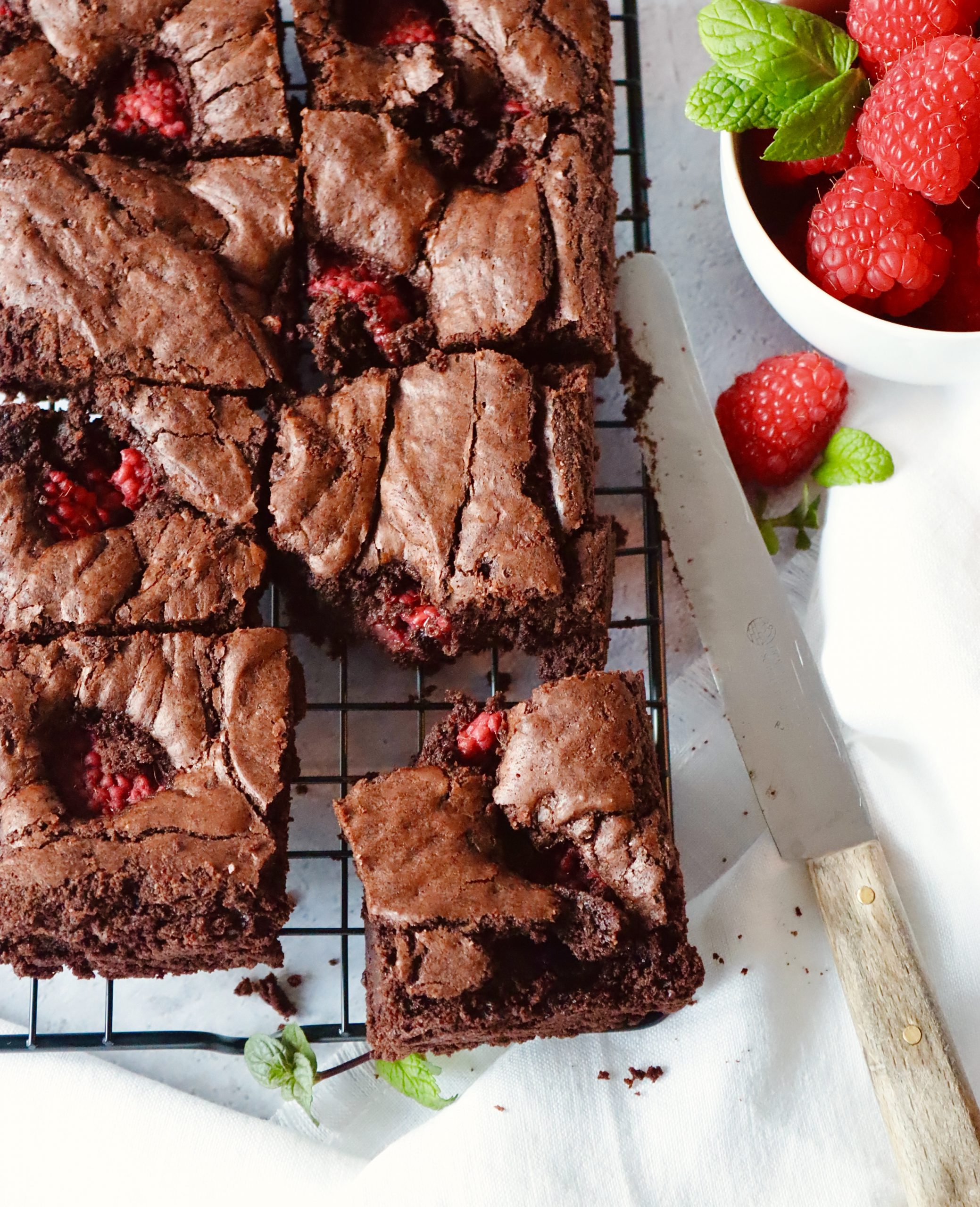 Banana-Split-Torte Saftige Himbeer-Brownies mit frischen Beeren