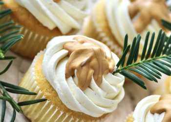 Vanille Cupcakes mit deutscher Buttercreme