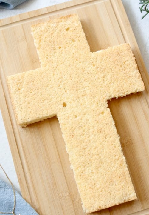 Biskuitboden als Kreuz f&uuml;r Number Cake zur Kommunion